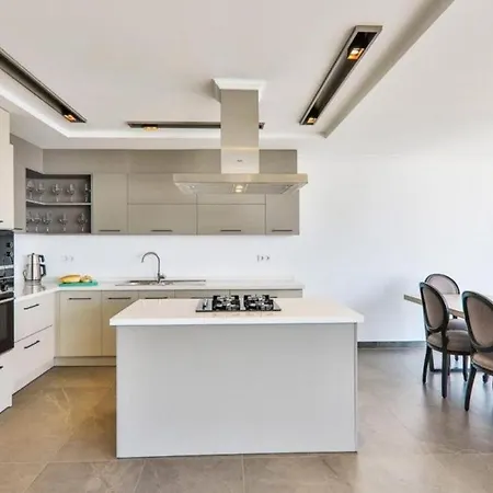 Villa Villa In Kalkan Sleeps 10 Includes Swimming Pool Air Con And Wifi 0 Kalkan