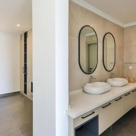 Villa Villa In Kalkan Sleeps 10 Includes Swimming Pool Air Con And Wifi 0