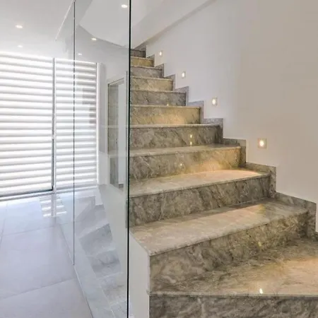 Villa Villa In Kalkan Sleeps 10 Includes Swimming Pool Air Con And Wifi 0 *